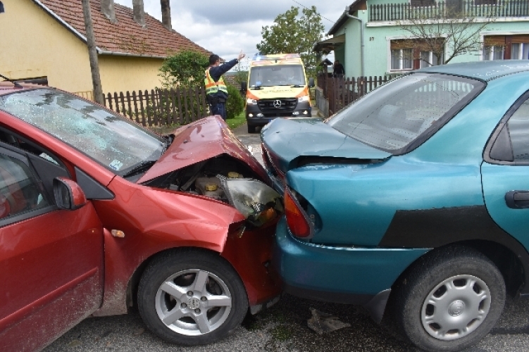 tolnamegyeihirek.hu - Sok balesettel kezdődött a hét Tolnában