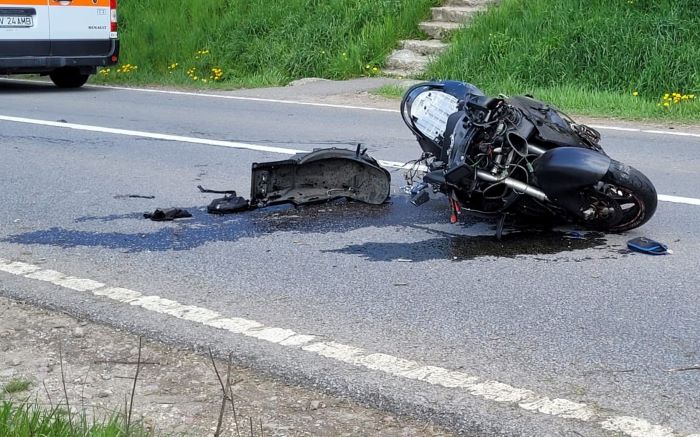 tolnamegyeihirek.hu - Motorossal karambolozott egy autós a 61-esen