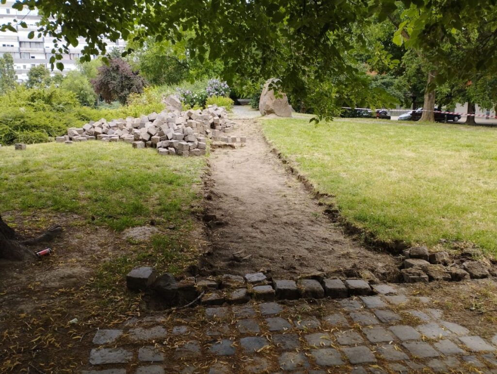 tolnamegyeihirek.hu - Már bontják a városközpontot Szekszárdon, hamarosan indul a Zöld Város projekt