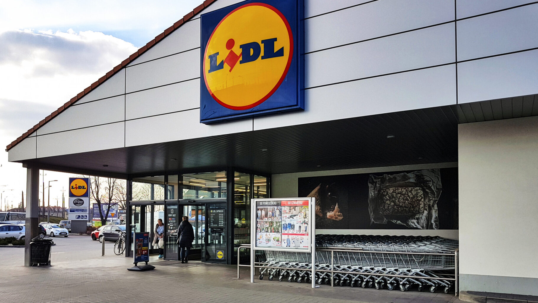 RTL: félmilliós kezdőbért kínál új dolgozóinak a LIDL (VIDEÓ)
