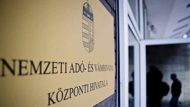 Hosszabb nyitva tartással készül a NAV a bevallás utolsó napjaira