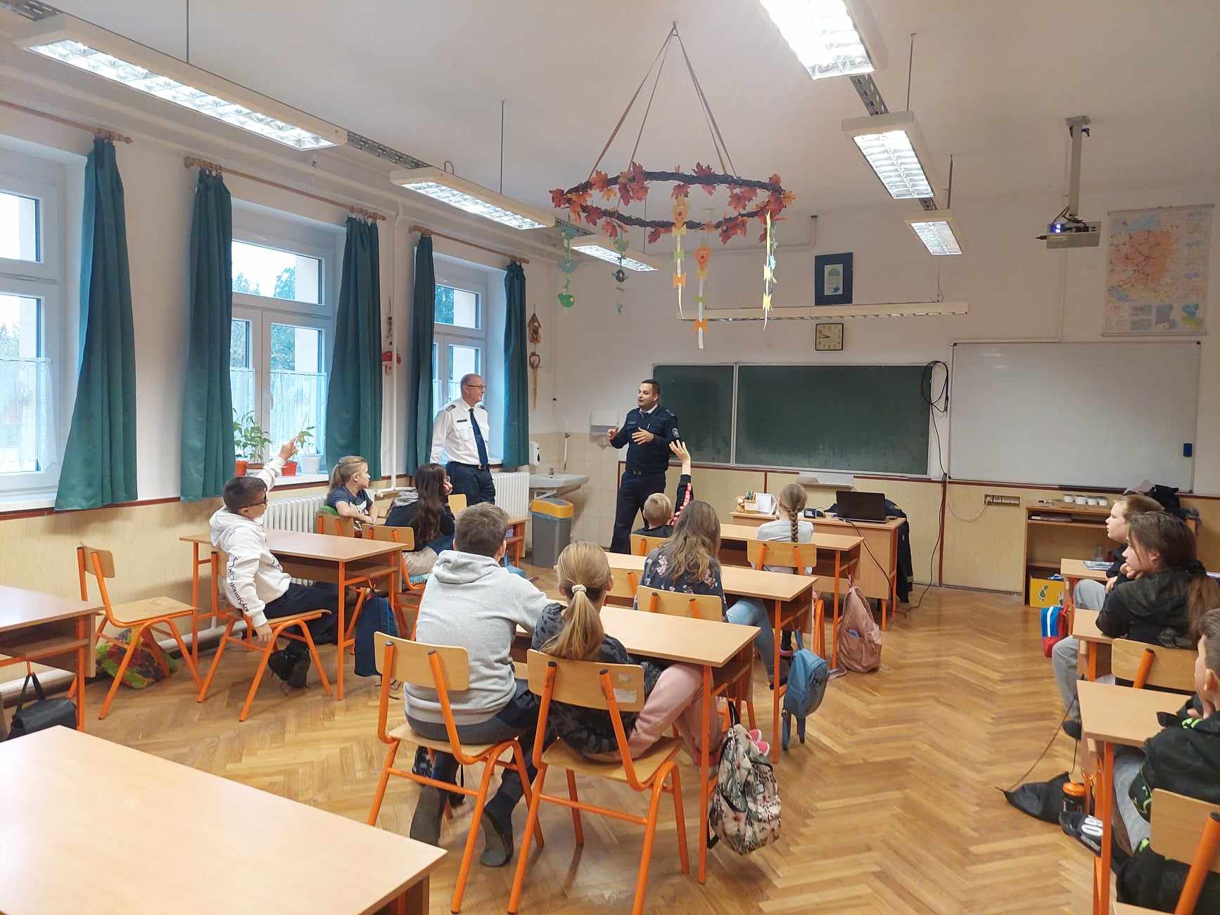 Őcsényi iskolában jártak a rendőrök