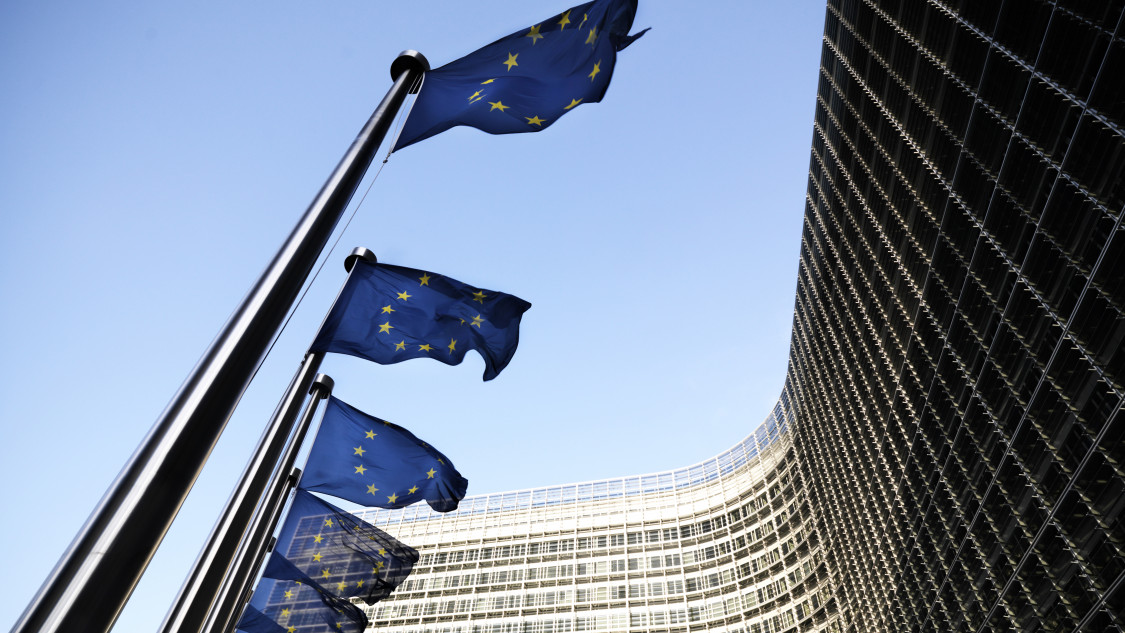 Hivatalos: tényleg kap közel 1 milliárd eurót Magyarország a helyreállítási tervben