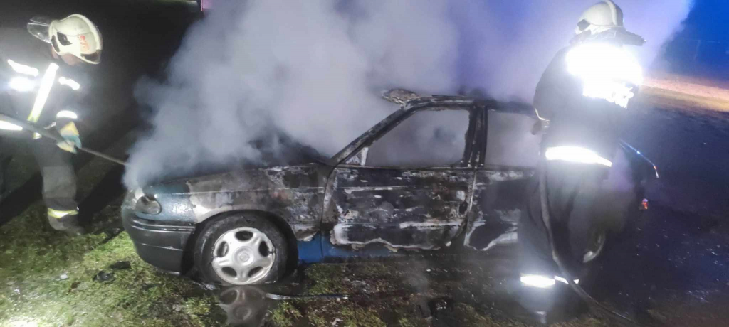 tolnamegyeihirek.hu - Kigyulladt egy gépkocsi Szedresen