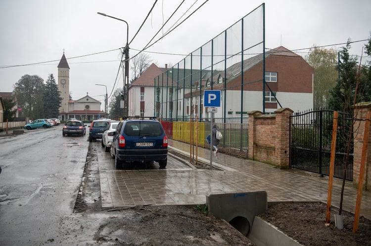 tolnamegyeihirek.hu - Megújult Újdombóváron a Fő utca