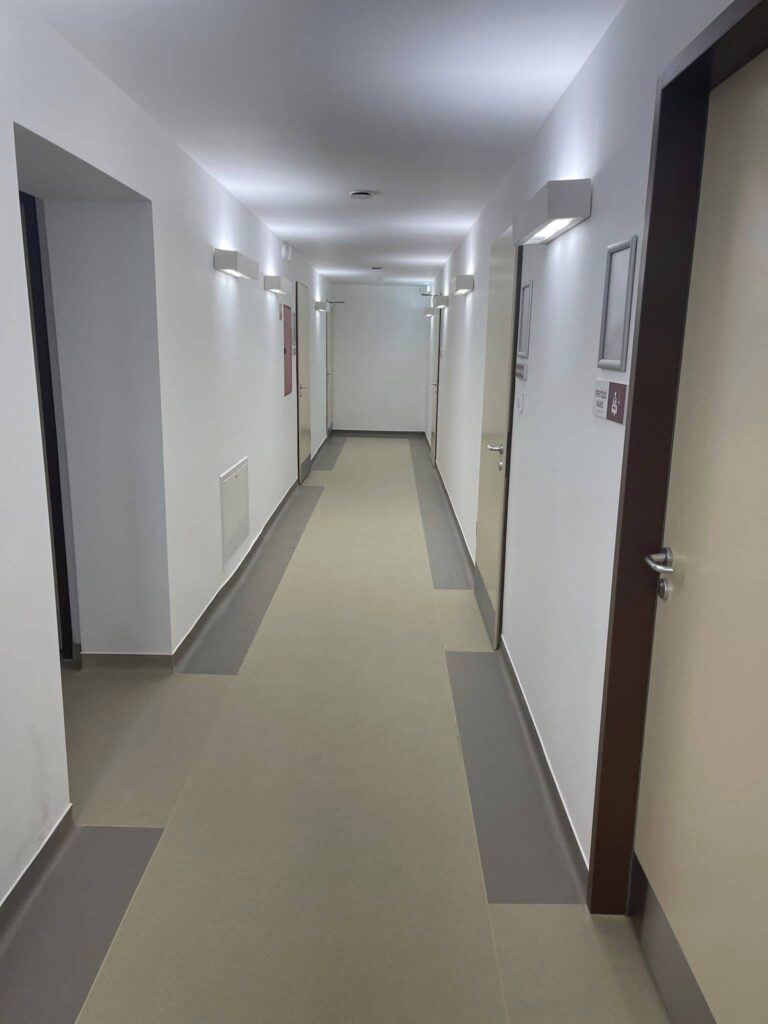 tolnamegyeihirek.hu - Hivatalosan is átadták az új orvosi rendelőket Szekszárdon