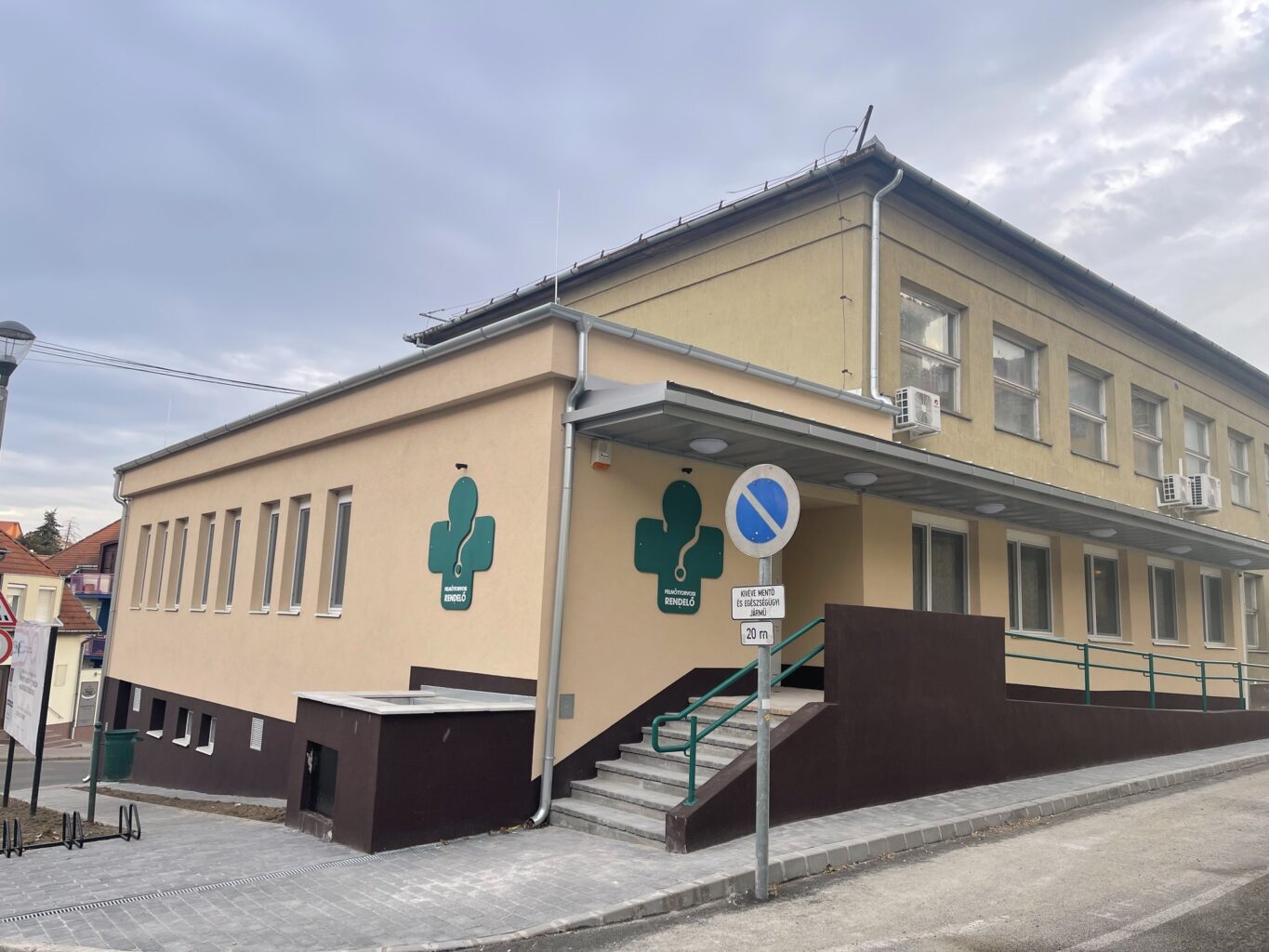 Már az új rendelőben várják a szekszárdi betegeket