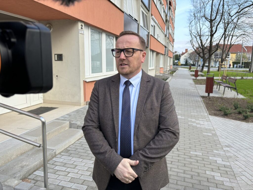 tolnamegyeihirek.hu - Újabb járdaszakasz újult meg a paksi Építők útján