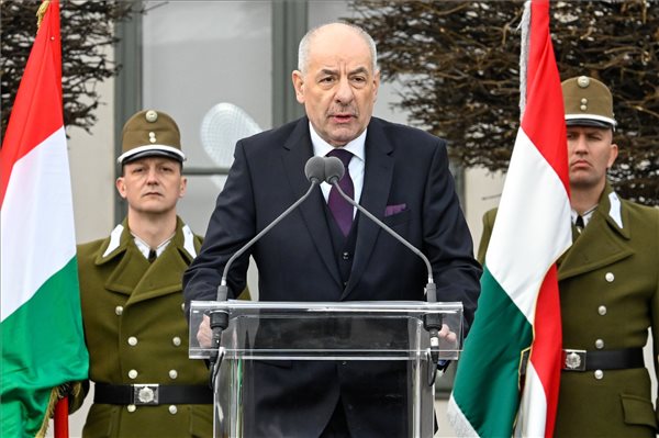 tolnamegyeihirek.hu - Beiktatták hivatalába Sulyok Tamás köztársasági elnököt
