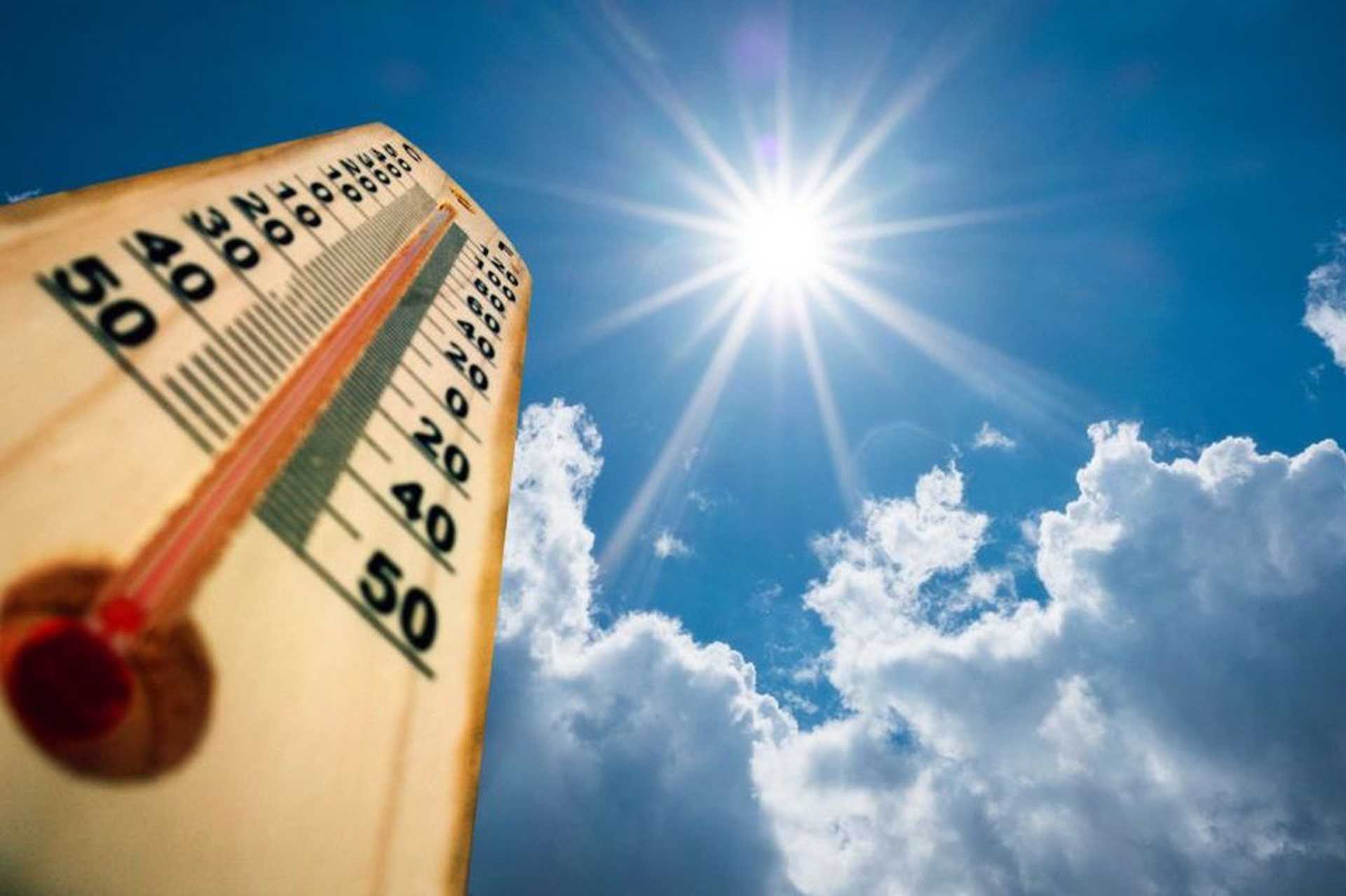 Meghosszabbítja a hőségriasztást július 18-án éjfélig az országos tisztifőorvos