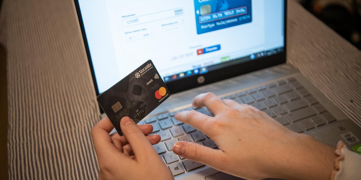 Újabb Tolna vármegyei áldozatai vannak az online csalásoknak