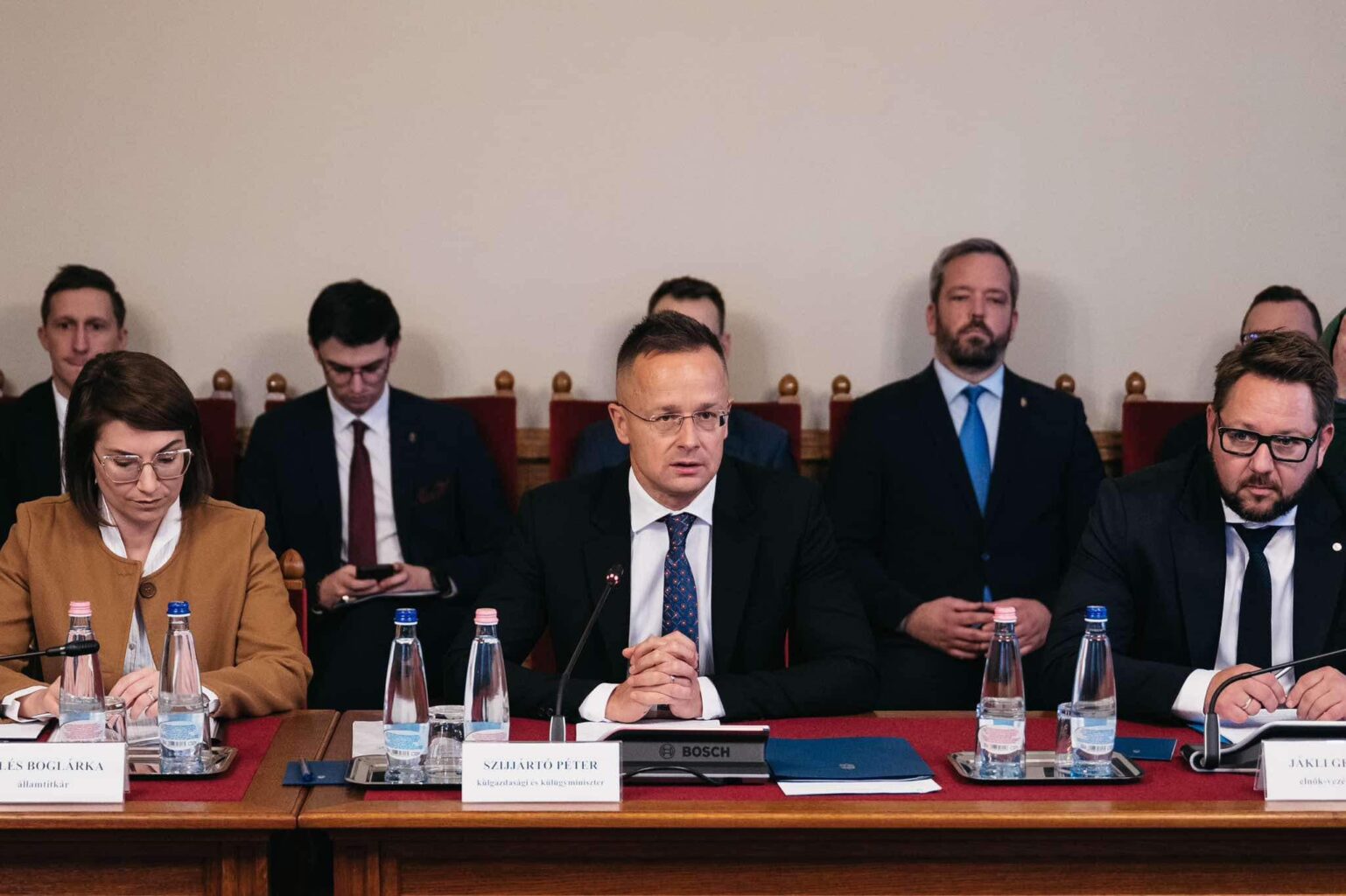 Szijjártó Péter: A legszigorúbb biztonsági és szakmai előírások betartása mellett zajlik az erőmű-építés