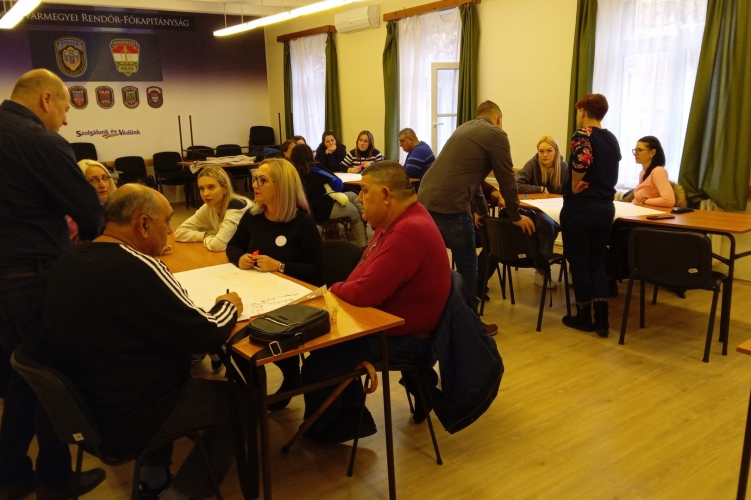 tolnamegyeihirek.hu - A kábítószer-megelőzés volt a szekszárdi fórum témája