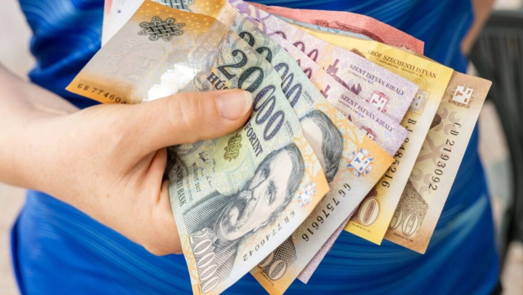 A 400 fölötti forint megmozgatta a magyarok befektetéseit