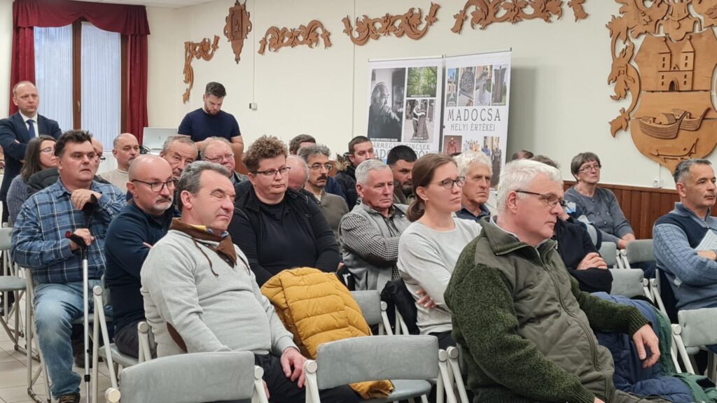 tolnamegyeihirek.hu - Dunaföldváron üzemet látogatott, Madocsán fórumot tartott az agrárállamtitkár