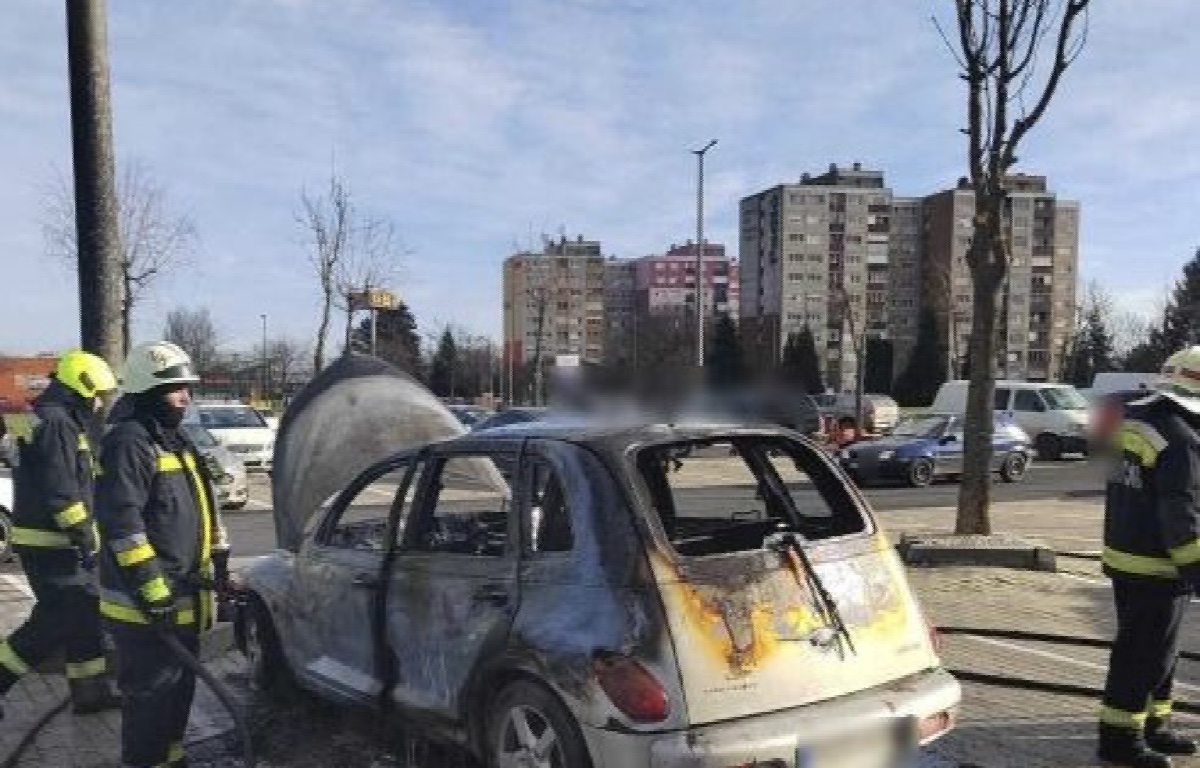 Meghalt a kórházban a férfi, aki összeégett a kocsijában a Tesco melletti parkolóban