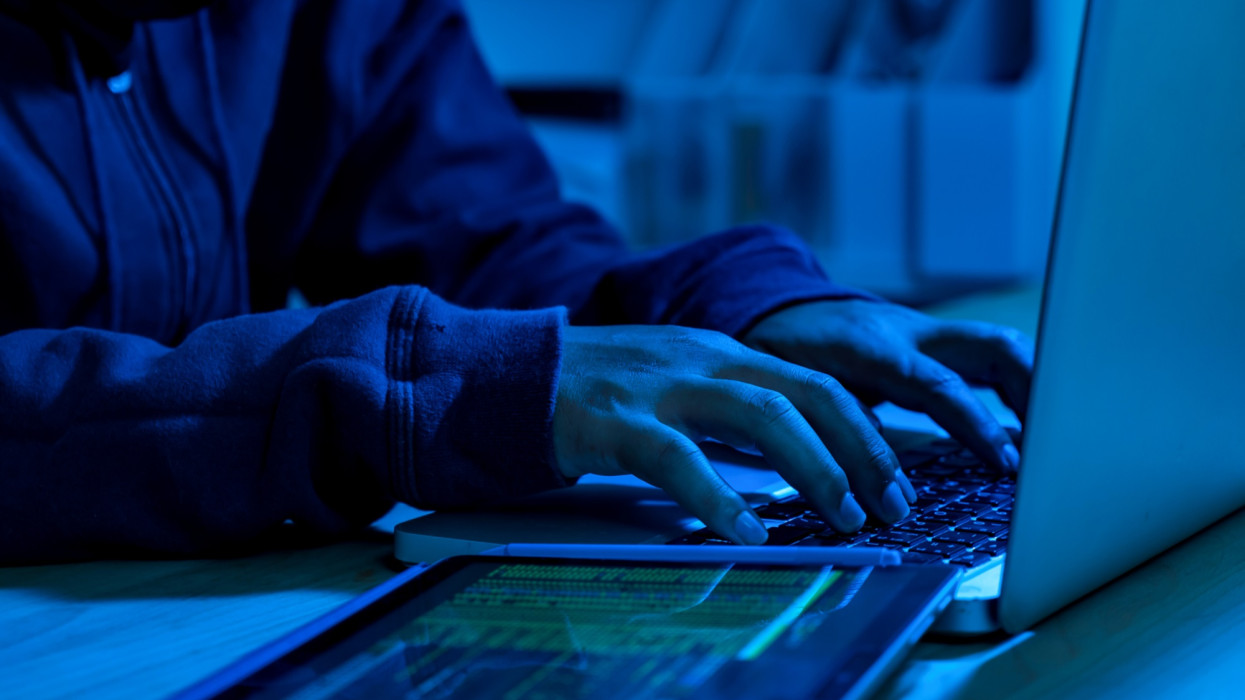 Az online csalók már a jövőbe látnak