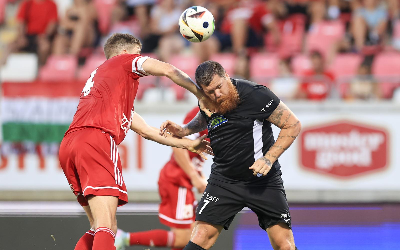 A Paksi FC játékosát, Ádám Martint műteni kell