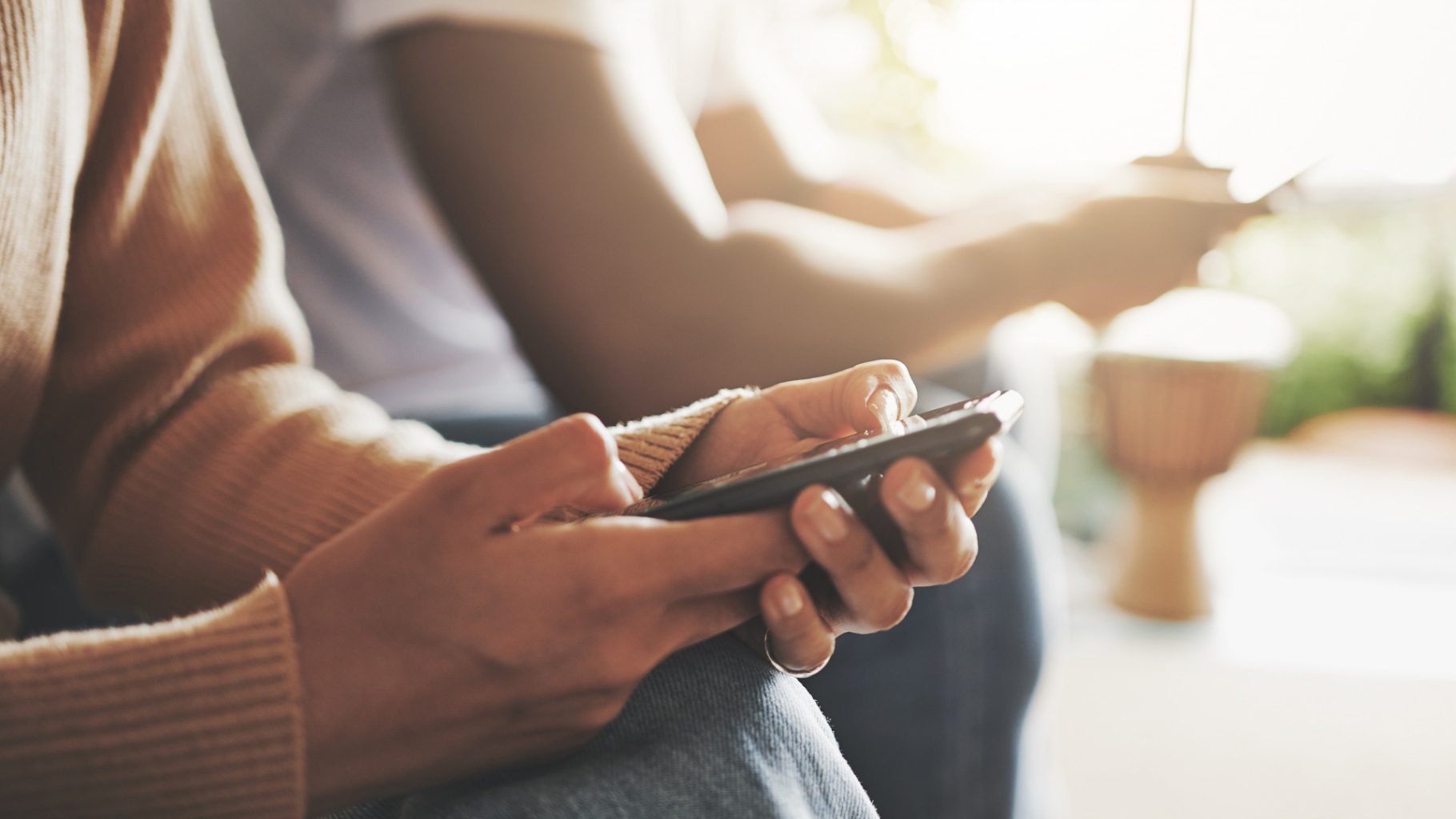 Online csaló testvérpárt füleltek le a paksi rendőrök