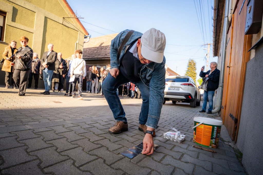 tolnamegyeihirek.hu - A holokauszt áldozataira emlékeztek Bonyhádon