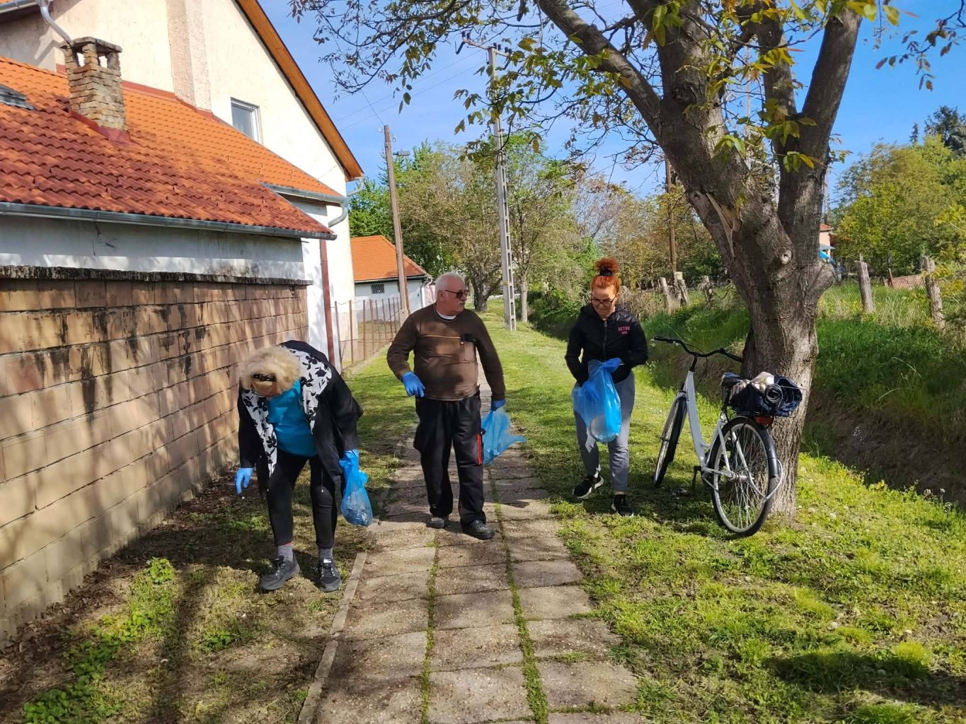 Önkéntesek tették tisztábbá Bátaszéket