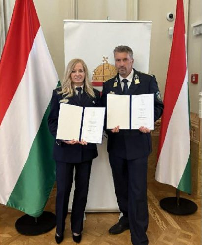 Belügyminiszteri elismerést kapott két Tolna vármegyei rendőr