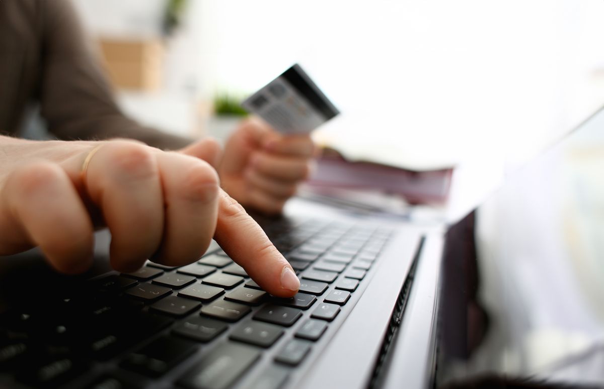 Rendőrség, Dombóvár –  Ezúttal egy 75 éves férfi vált az online csalók áldozatává