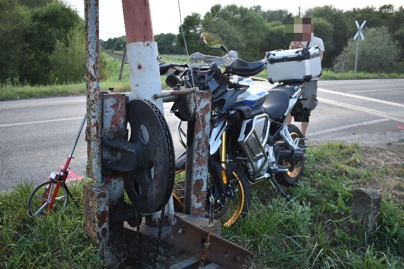 Újabb részletek a pörbölyi balesetről: ittas sofőr és utasa sérült meg súlyosan