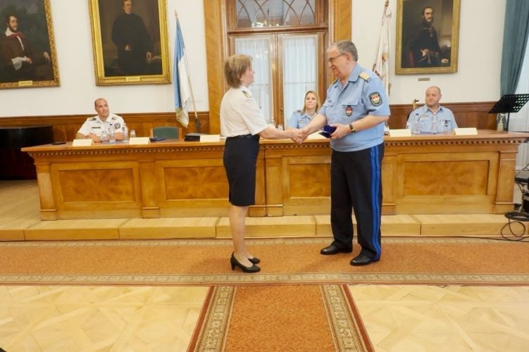 tolnamegyeihirek.hu - Sorfallal búcsúztatták a gazdasági rendőrfőkapitány-helyettest