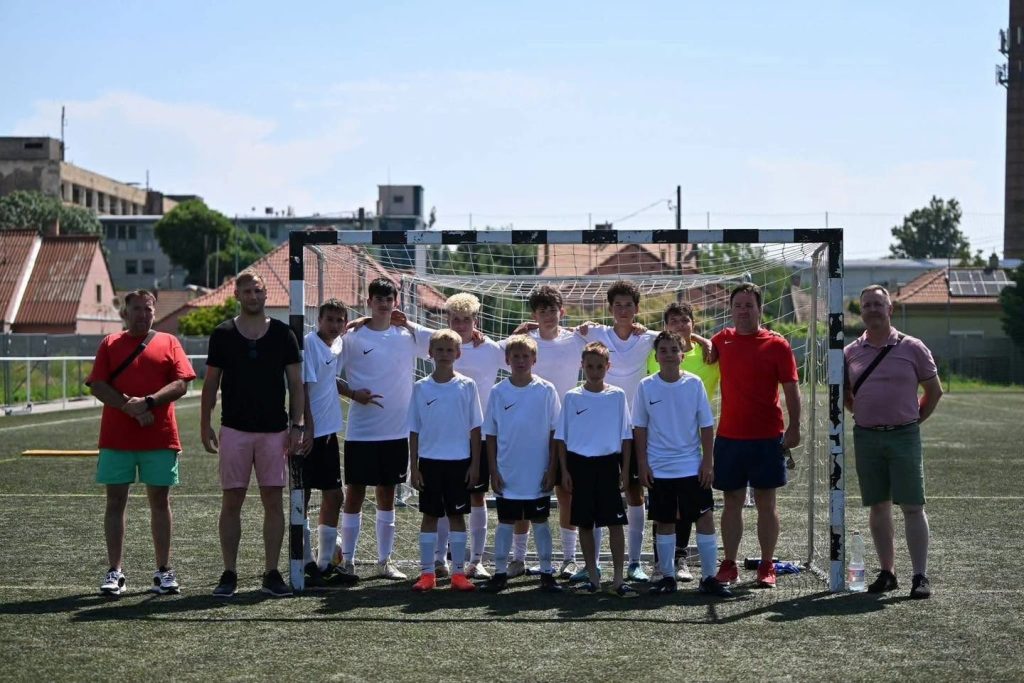 tolnamegyeihirek.hu - Történelmi siker Madocsáról: fél évszázad után először jutott be az iskola csapata a döntőbe