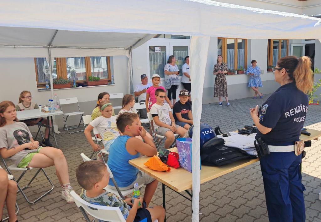 tolnamegyeihirek.hu - Nyári táborok programjain vettek részt a paksi rendőrök