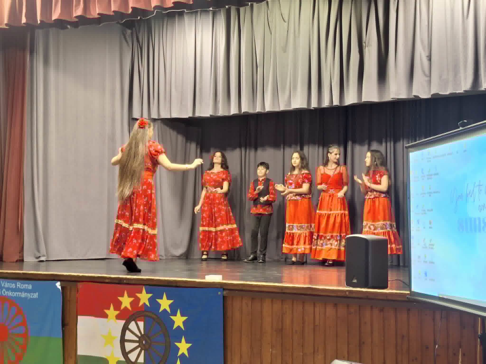 A roma kultúra és hagyományok kerültek a középpontba a bátaszéki civil fórumon