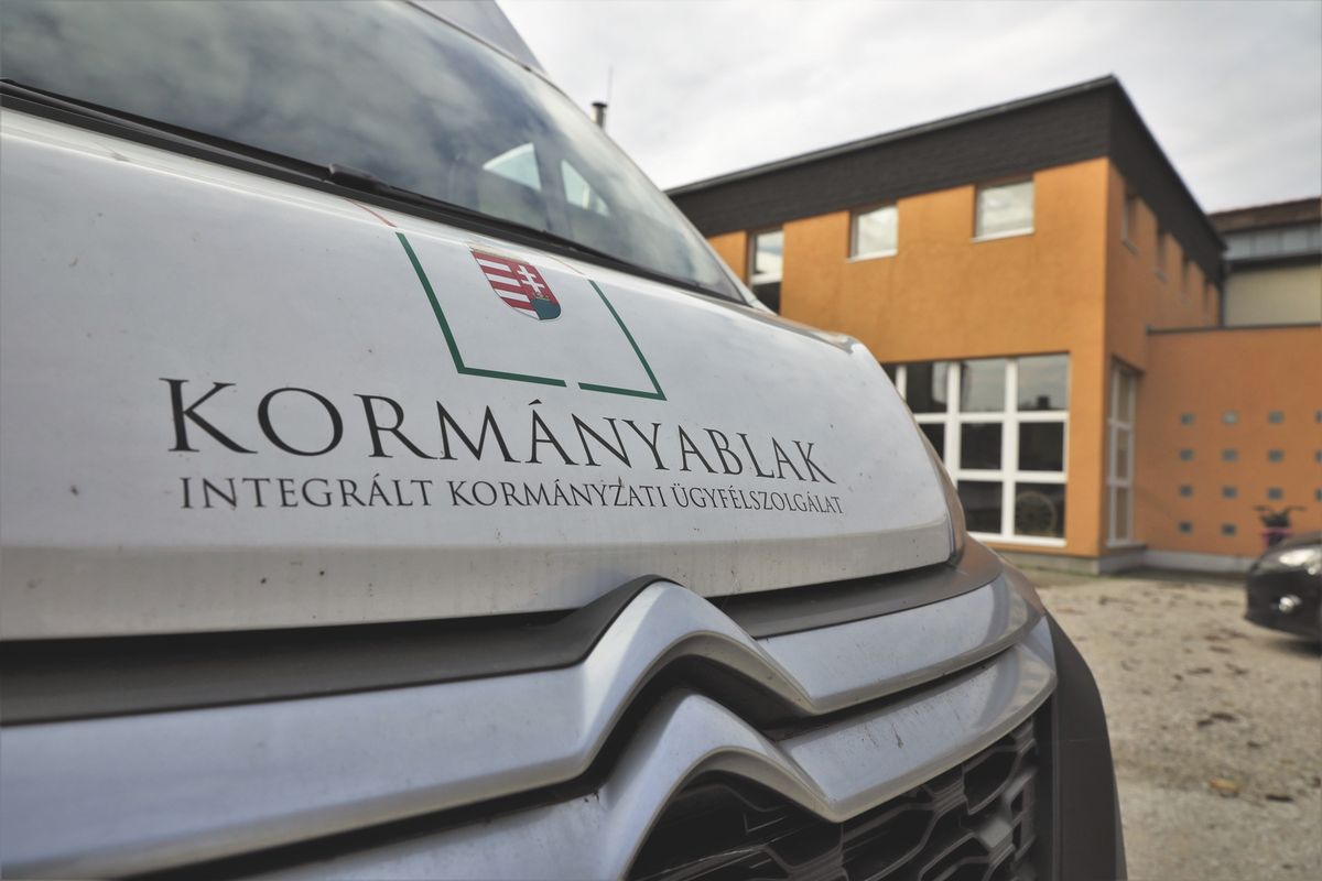 Továbbra is járja Tolna vármegyét a kormányablakbusz