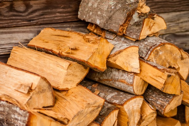 Megduplázza a kormány a szociális tüzelőanyag támogatási keretét