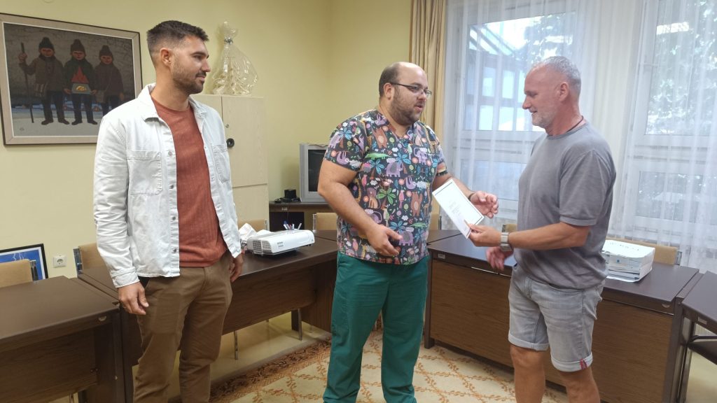 tolnamegyeihirek.hu - A sport mellett az emberek segítését is feladatának tartja a szekszárdi Padel Club