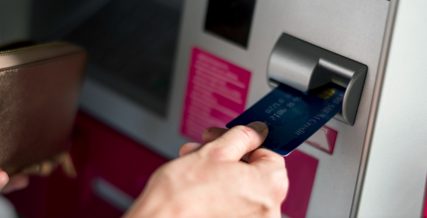 Érkeznek a Revolut ATM-ek, de mit jelent ez a magyar ügyfeleknek?