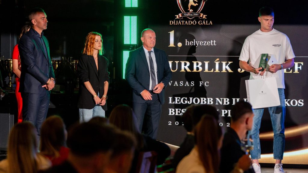 tolnamegyeihirek.hu - Rangos elismerést kapott a paksi játékos: Szalai Józsefet díjazta a Hivatásos Labdarúgók Szervezete