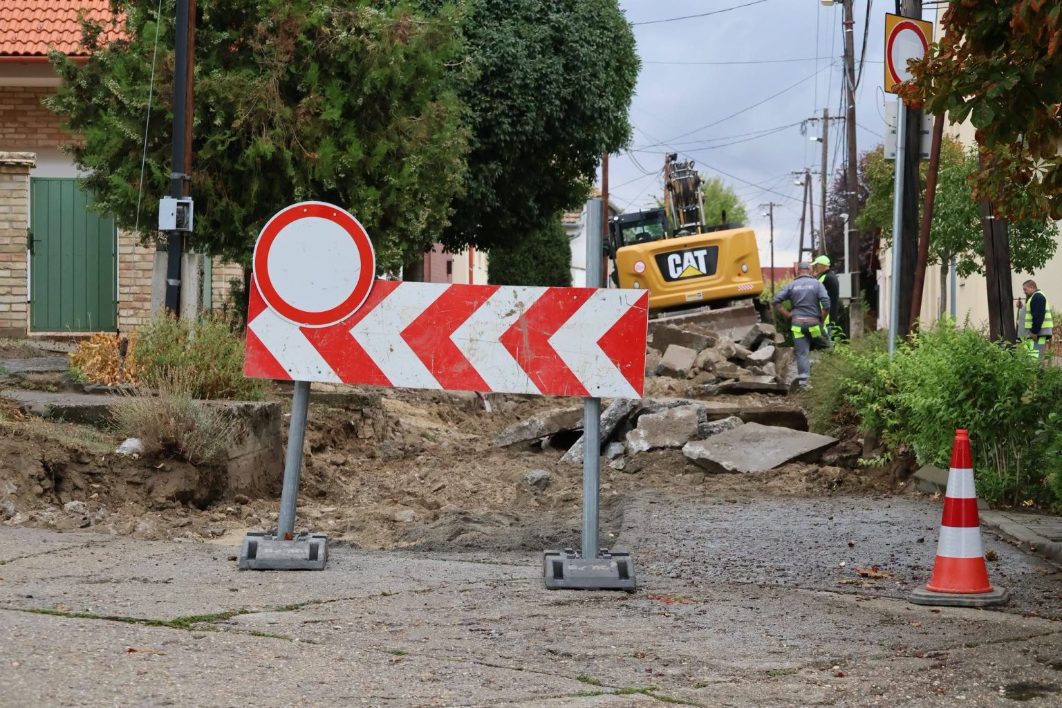 Nem zökkenőmentes a paksi Hajnal utca felújítása