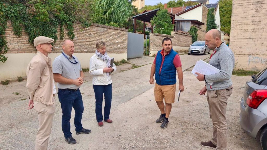 Útfelújítás és parkolóépítés kezdődik meg hamarosan a paksi KRESZ-park közelében