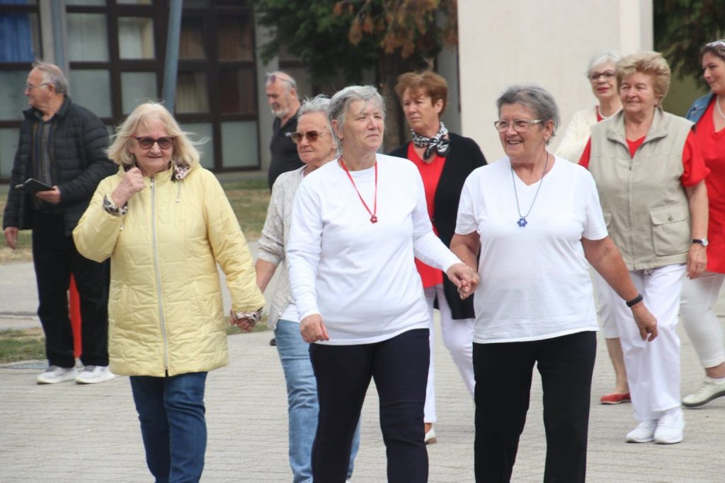 tolnamegyeihirek.hu - Örömtánccal emlékeztek meg Dombóváron a közösség néhai fontos tagjáról