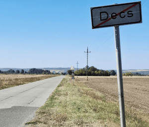 Megkezdődött a Szőlőhegyi út felújítása Decsen, körültekintő közlekedést kér a polgármester