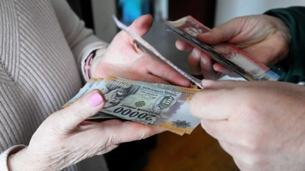 Támogatásban részesülnek a nyugdíjasok Sárszentlőrincen