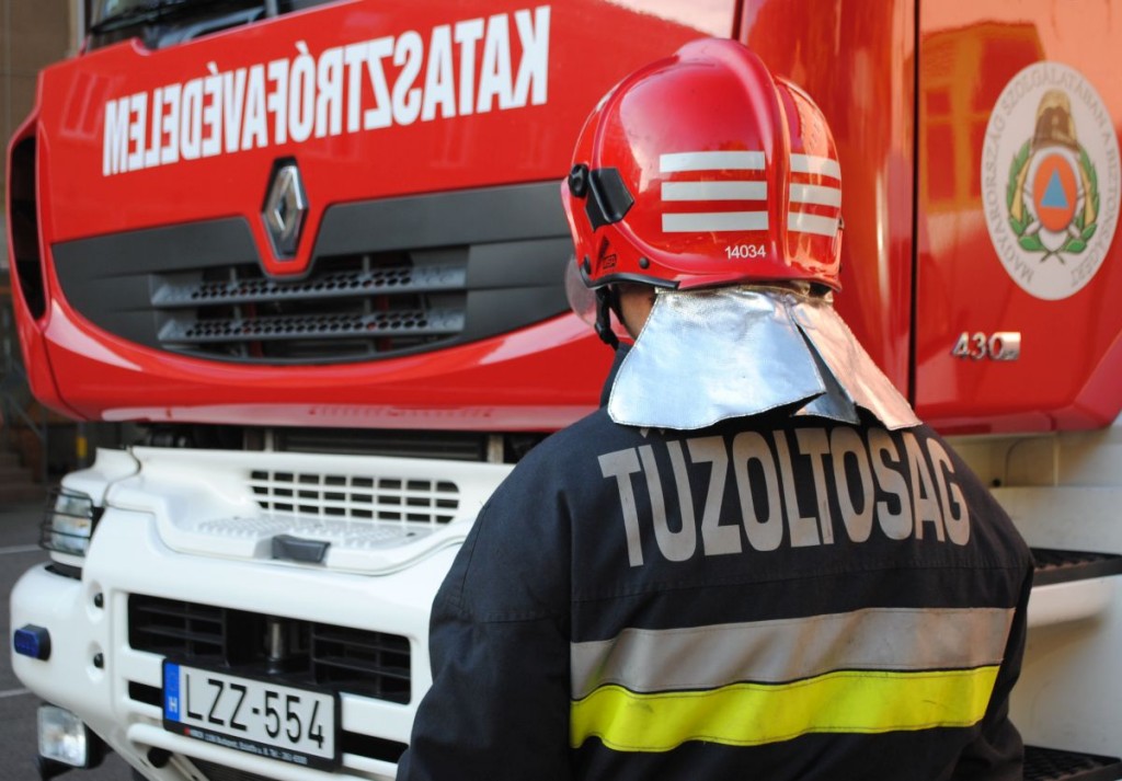 Egymást érik a balesetek megyénkben, ezúttal Tolnán ütközött össze két autó