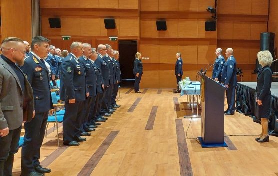 tolnamegyeihirek.hu - Előléptetéseket és jutalmakat osztottak ki a megyei rendőrök közt a nemzeti ünnepen