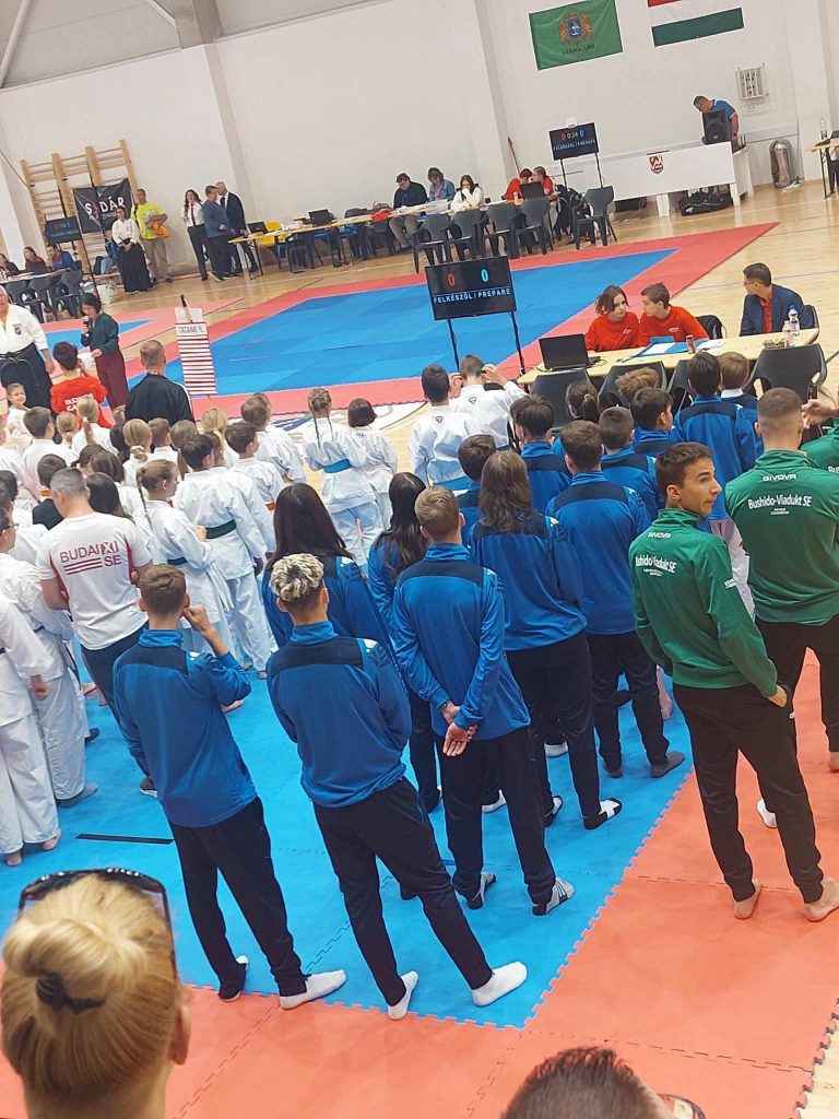 Aranyérmekkel és értékes tapasztalatokkal gazdagodtak a Tanren Karate Sportegyesület versenyzői