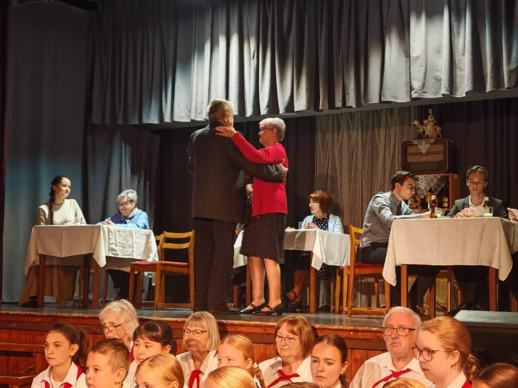 tolnamegyeihirek.hu - A szabadság hőseire emlékeztek Szekszárdon és Bátaszéken október 23-án