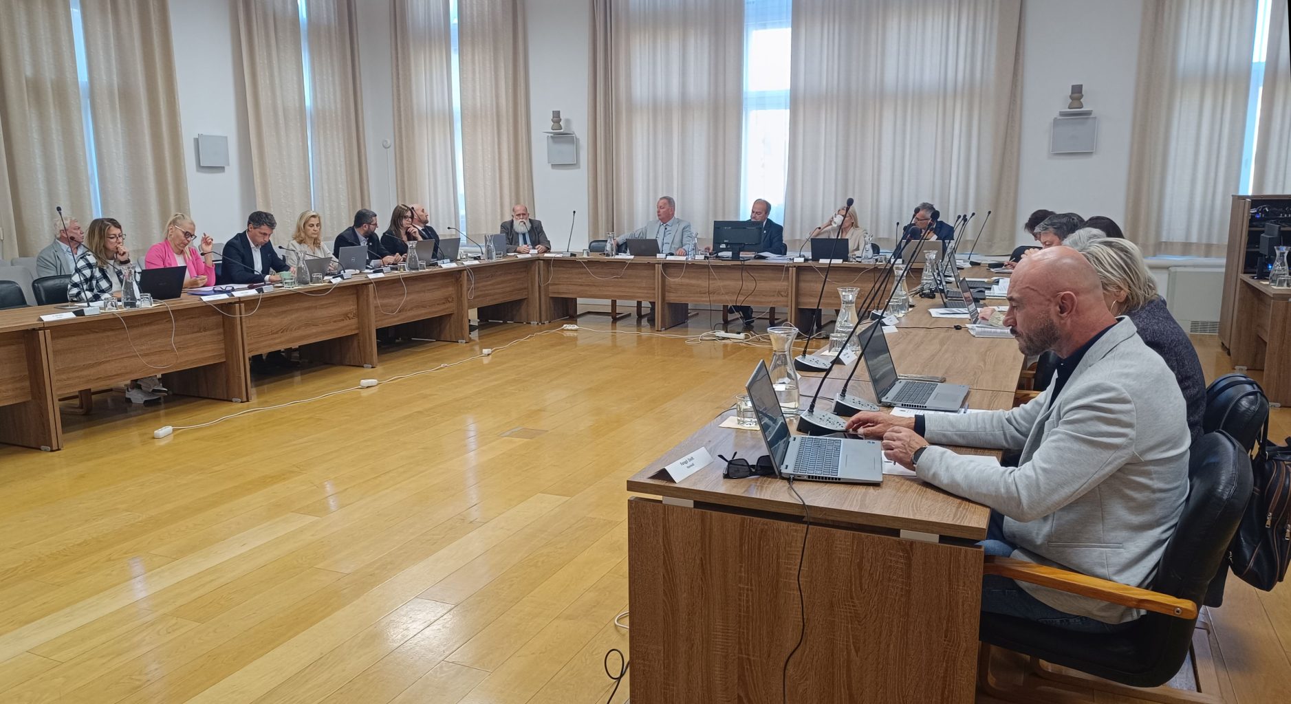30 napirendi pontot tárgyaltak a szekszárdi képviselők (VIDEÓ)