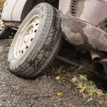 Árokba borult egy autó Pusztahencsénél, a mentőket is riasztani kellett