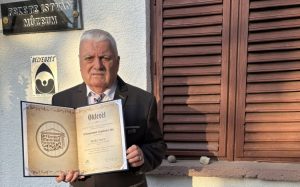 Díjjal ismerték el Bodó Imre dombóvári múzeumalapító munkásságát