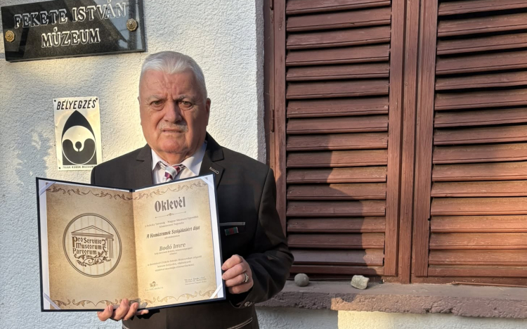 Díjjal ismerték el Bodó Imre dombóvári múzeumalapító munkásságát